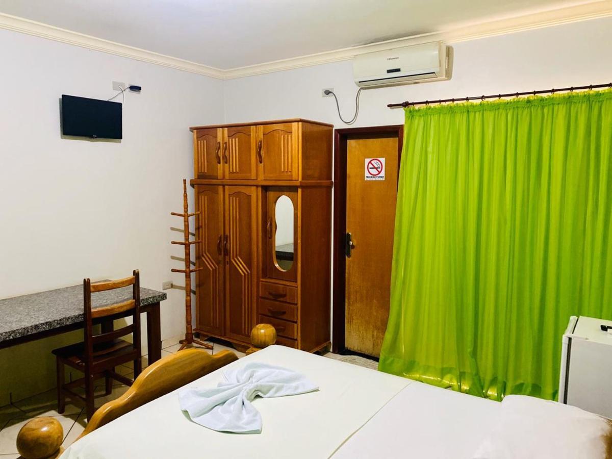 Hotel Universitário Goiatuba Esterno foto